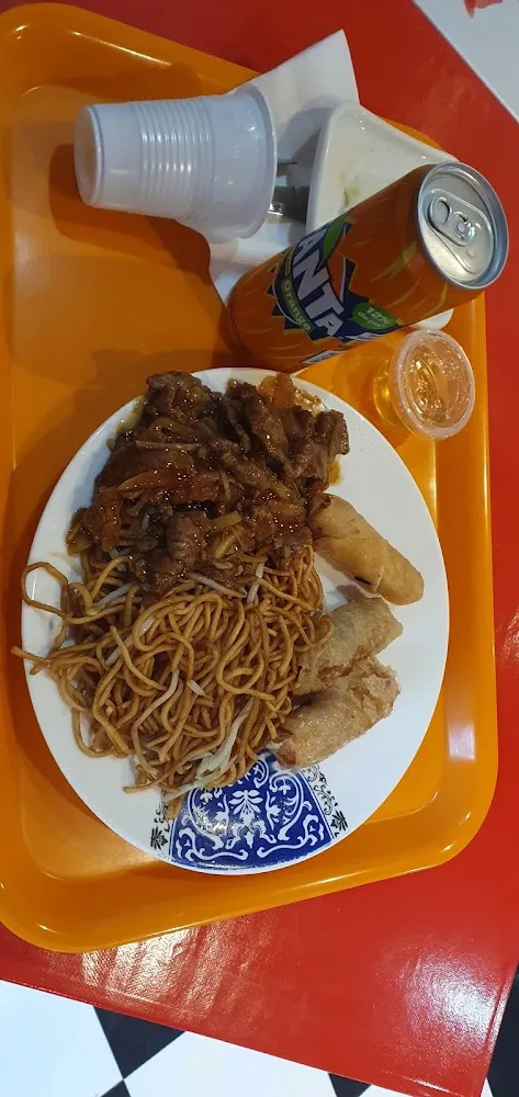 Nouilles Sautées Au Boeuf Nems